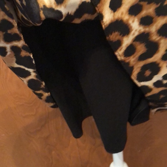 Lightweight cheetah-print dress. Sleeveless, like new, size M. Great condition. - Picture 4 of 6